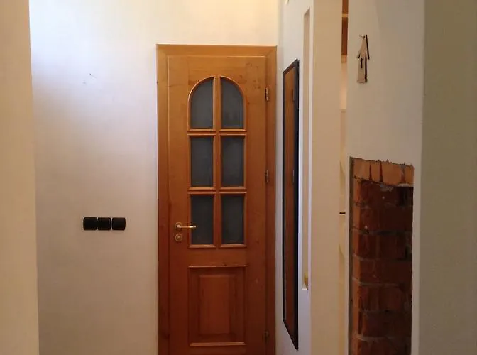 Family In Διαμέρισμα